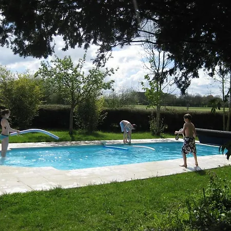 Chateau De Launay Méry-Corbon