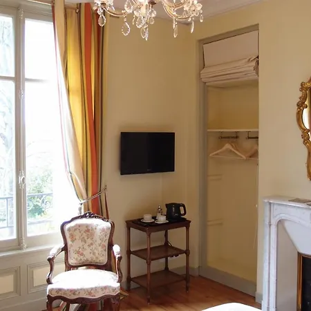 Bed and breakfast Chateau De Launay Méry-Corbon