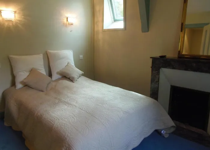 Chateau De Launay Bed and breakfast