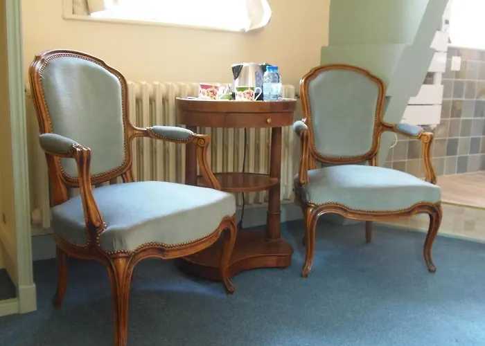 Chateau De Launay Bed and breakfast Méry-Corbon