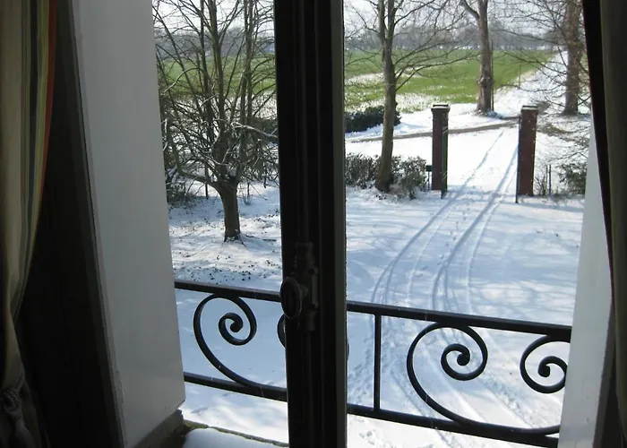 Chateau De Launay Bed and breakfast 3*