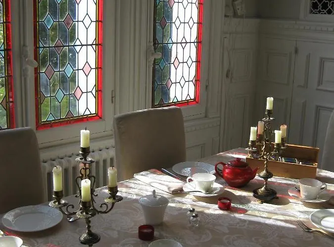 Chateau De Launay Bed and breakfast